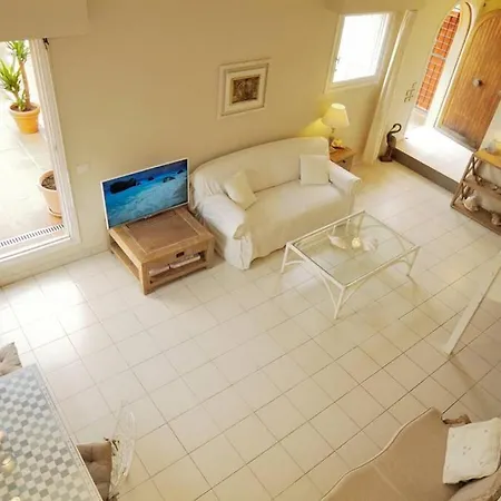Amazing Sea View With Private Close Parking Apartment